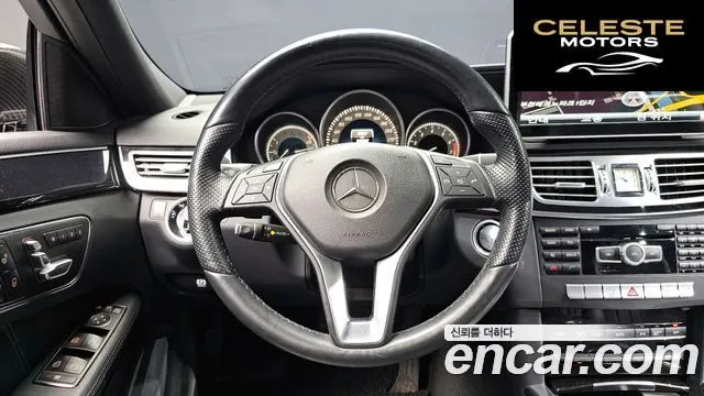 MERCEDES BENZ E-Classe W212 E300 Avantgarde 2014 — photo 13 sur 20