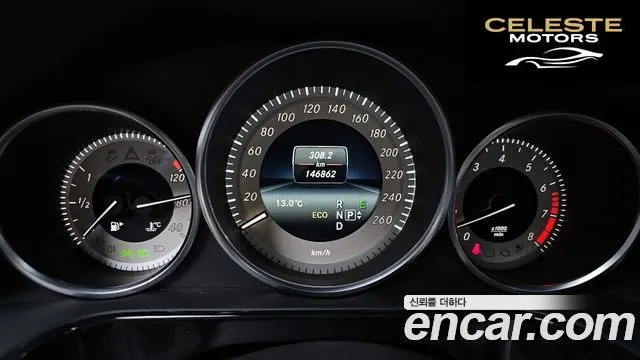 MERCEDES BENZ E-Classe W212 E300 Avantgarde 2014 — photo 8 sur 20