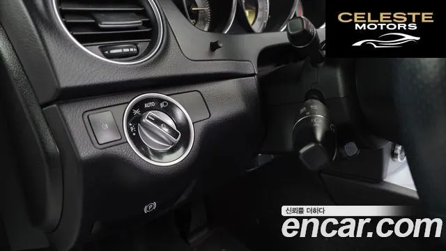 MERCEDES BENZ C-Classe W204 C200 CGI Avantgarde 2012 — photo 18 sur 20