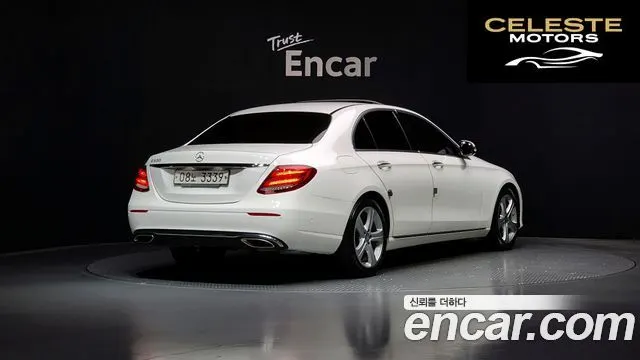 MERCEDES BENZ E-Classe W213 E200 Avantgarde 2017 — photo 2 sur 26