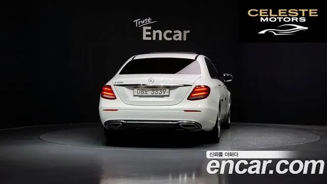 MERCEDES BENZ E-Classe W213 E200 Avantgarde 2017 — photo 4 sur 26