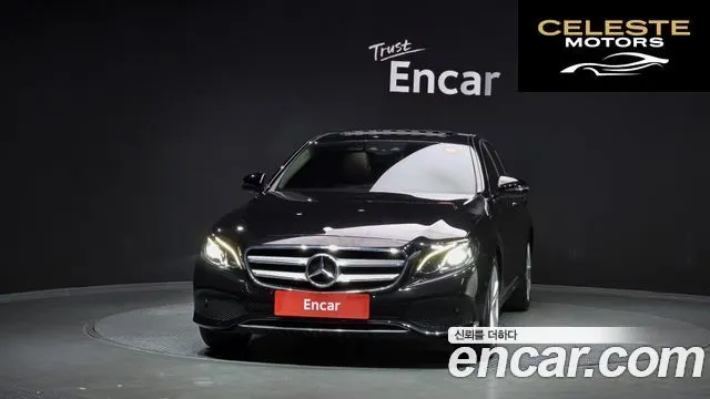 MERCEDES BENZ E-Classe W213 E200 Avantgarde 2017 — photo 3 sur 25