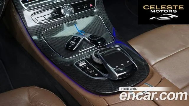 MERCEDES BENZ E-Classe W213 E200 Avantgarde 2017 — photo 9 sur 25