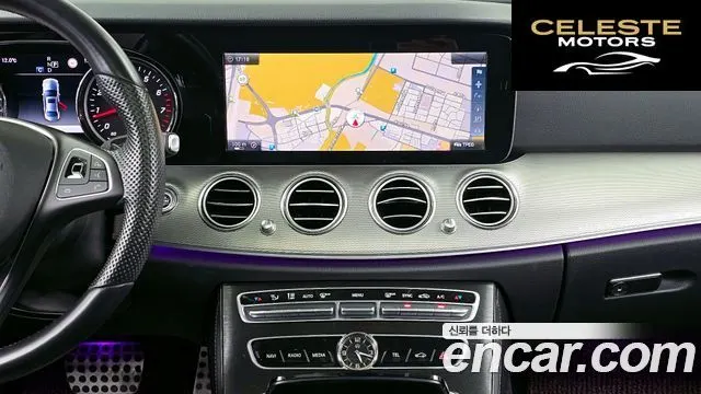 MERCEDES BENZ E-Classe W213 E200 Avantgarde 2017 — photo 14 sur 26
