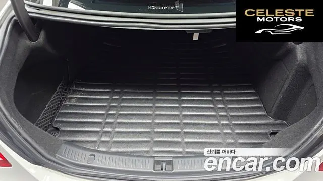 MERCEDES BENZ E-Classe W213 E200 Avantgarde 2017 — photo 20 sur 26