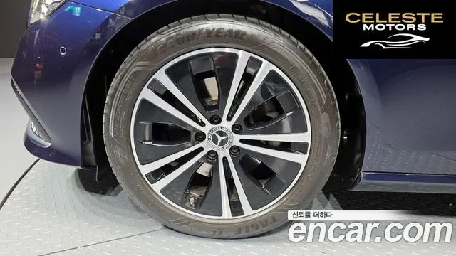 MERCEDES BENZ E-Classe W213 E250 Avantgarde 2021 — photo 5 sur 20