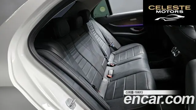 MERCEDES BENZ E-Classe W213 E300 4MATIC Exclusive 2018 — photo 12 sur 26