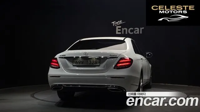 MERCEDES BENZ E-Classe W213 E300 4MATIC Exclusive 2018 — photo 4 sur 26