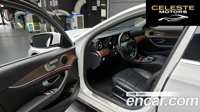 MERCEDES BENZ E-Classe W213 E300 4MATIC Exclusive 2018 — photo 11 sur 26