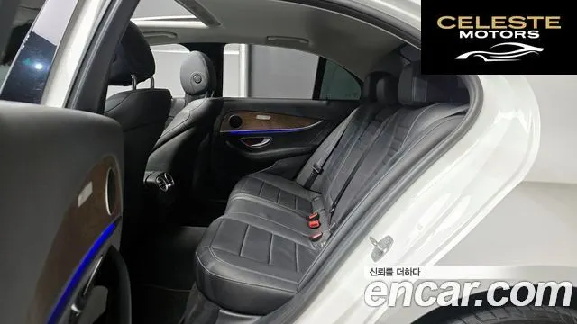 MERCEDES BENZ E-Classe W213 E300 4MATIC Exclusive 2018 — photo 13 sur 26