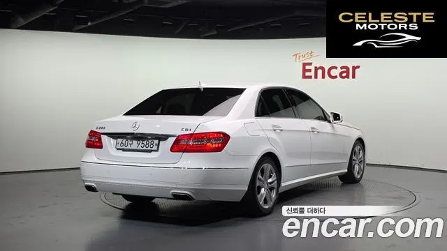 MERCEDES BENZ E-Classe W212 E220 CDI Avantgarde 2013 — photo 2 sur 20