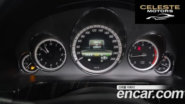 MERCEDES BENZ E-Classe W212 E220 CDI Avantgarde 2013 — photo 8 sur 20