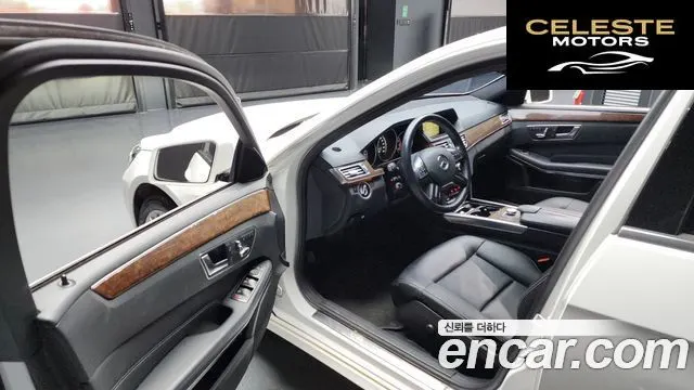 MERCEDES BENZ E-Classe W212 E200 2014 — photo 10 sur 20
