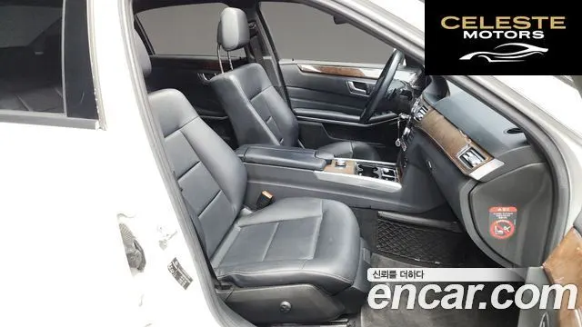 MERCEDES BENZ E-Classe W212 E200 2014 — photo 11 sur 20