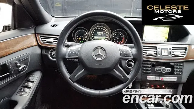 MERCEDES BENZ E-Classe W212 E200 2014 — photo 13 sur 20