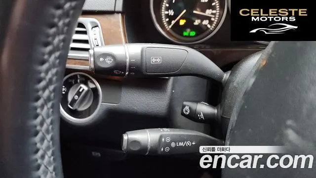 MERCEDES BENZ E-Classe W212 E200 2014 — photo 18 sur 20