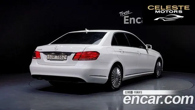MERCEDES BENZ E-Classe W212 E200 2014 — photo 2 sur 20