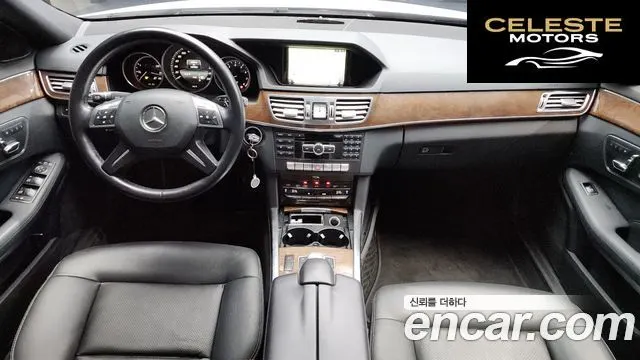 MERCEDES BENZ E-Classe W212 E200 2014 — photo 7 sur 20