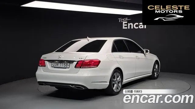 MERCEDES BENZ E-Classe W212 E220 CDI Avantgarde 2014 — photo 2 sur 20