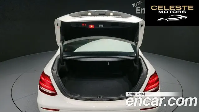 MERCEDES BENZ E-Classe W213 E200 Avantgarde 2018 — photo 20 sur 20