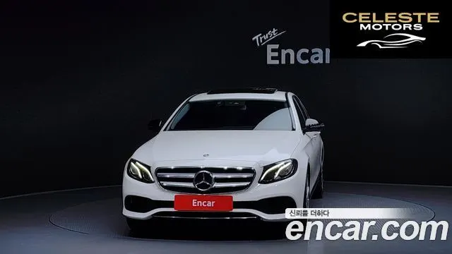 MERCEDES BENZ E-Classe W213 E200 Avantgarde 2018 — photo 3 sur 20