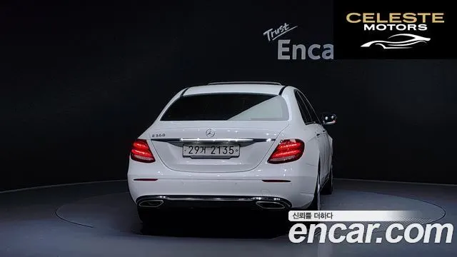 MERCEDES BENZ E-Classe W213 E200 Avantgarde 2018 — photo 4 sur 20