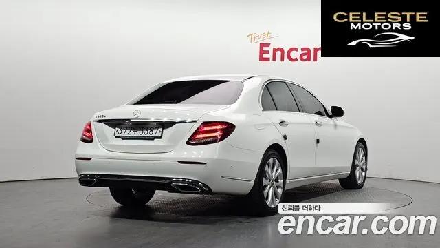 MERCEDES BENZ E-Classe W213 E220d Exclusive 2019 — photo 2 sur 20