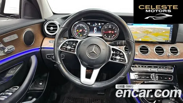MERCEDES BENZ E-Classe W213 E220d Exclusive 2019 — photo 13 sur 20