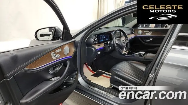 MERCEDES BENZ E-Classe W213 E300 4MATIC Exclusive 2018 — photo 10 sur 26