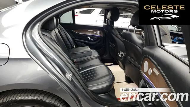 MERCEDES BENZ E-Classe W213 E300 4MATIC Exclusive 2018 — photo 12 sur 26
