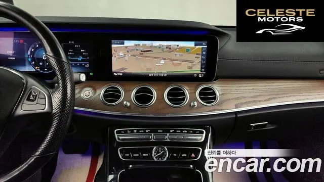 MERCEDES BENZ E-Classe W213 E300 4MATIC Exclusive 2018 — photo 14 sur 26