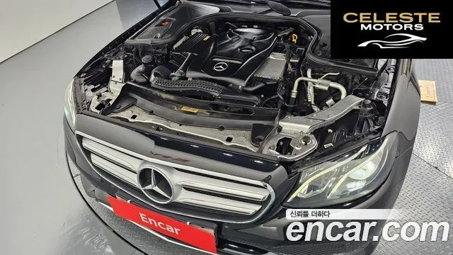 MERCEDES BENZ E-Classe W213 E200 Avantgarde 2017 — photo 6 sur 20