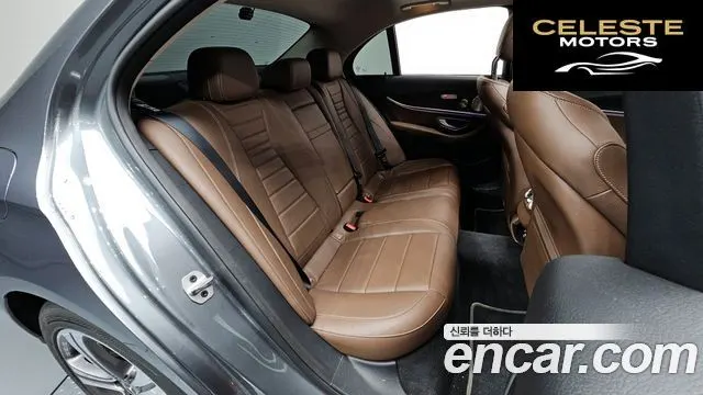 MERCEDES BENZ E-Classe W213 E300 4MATIC Avantgarde 2018 — photo 11 sur 20