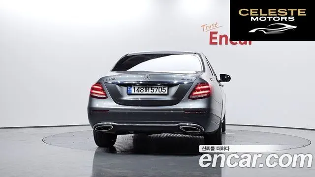 MERCEDES BENZ E-Classe W213 E300 4MATIC Avantgarde 2018 — photo 4 sur 20
