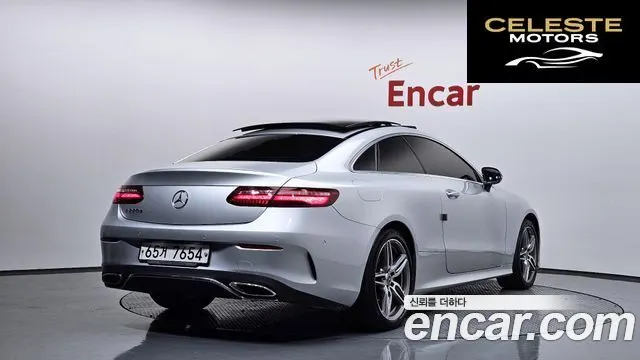 MERCEDES BENZ E-Classe W213 E220d Coupé 2017 — photo 2 sur 20