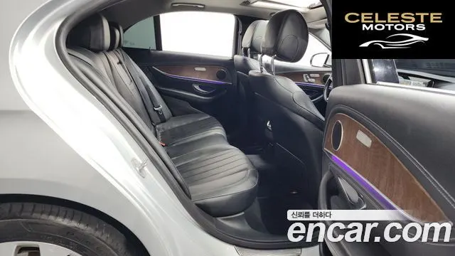 MERCEDES BENZ E-Classe W213 E220d 4MATIC Exclusive 2017 — photo 12 sur 20