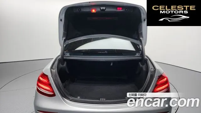 MERCEDES BENZ E-Classe W213 E220d 4MATIC Exclusive 2017 — photo 20 sur 20