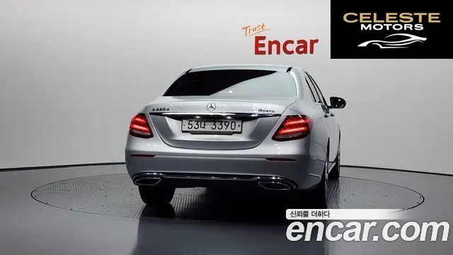 MERCEDES BENZ E-Classe W213 E220d 4MATIC Exclusive 2017 — photo 4 sur 20