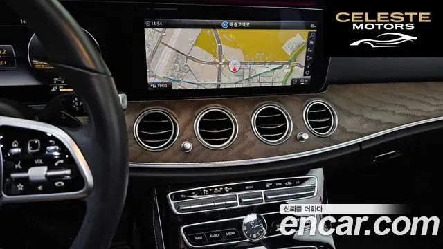 MERCEDES BENZ E-Classe W213 E300 4MATIC Exclusive 2019 — photo 14 sur 20