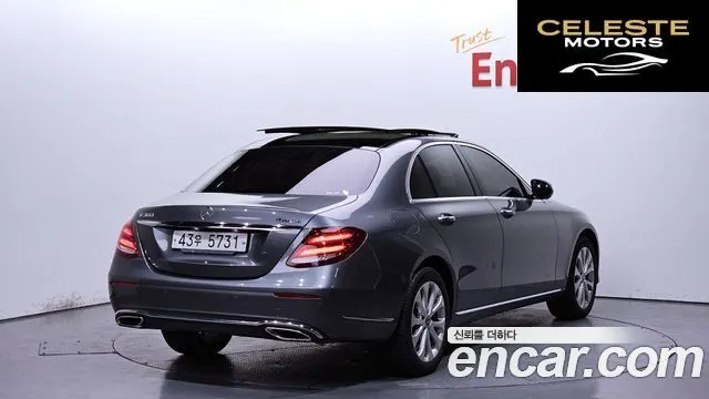 MERCEDES BENZ E-Classe W213 E300 4MATIC Exclusive 2019 — photo 2 sur 20