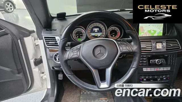 MERCEDES BENZ E-Classe W212 E200 Cabriolet 2014 — photo 13 sur 20
