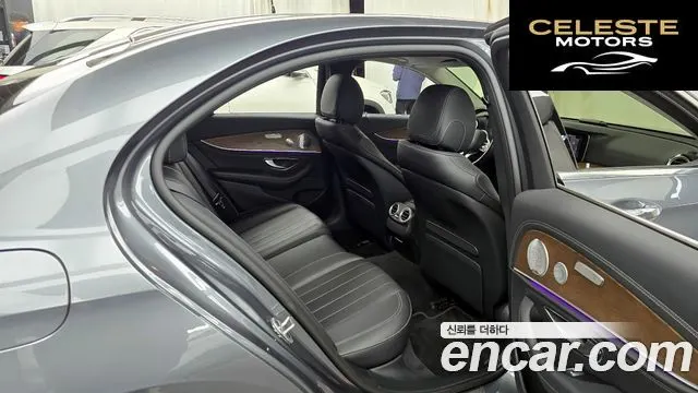 MERCEDES BENZ E-Classe W213 E300 4MATIC Exclusive 2019 — photo 12 sur 20