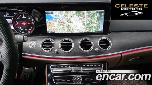 MERCEDES BENZ E-Classe W213 E220d 4MATIC Avantgarde 2017 — photo 14 sur 20