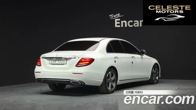 MERCEDES BENZ E-Classe W213 E220d 4MATIC Avantgarde 2017 — photo 2 sur 20