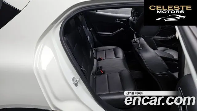 MERCEDES BENZ GLA-Classe X156 GLA200 CDI 4MATIC 2015 — photo 11 sur 20