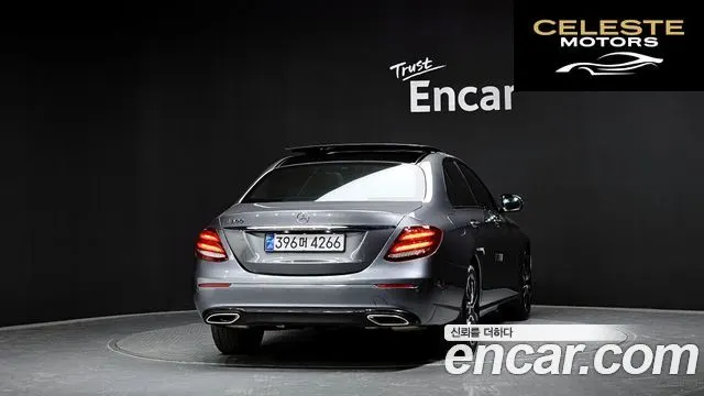 MERCEDES BENZ E-Classe W213 E300 Avantgarde 2017 — photo 4 sur 20