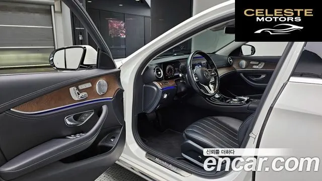 MERCEDES BENZ E-Classe W213 E300 4MATIC Exclusive 2019 — photo 11 sur 26
