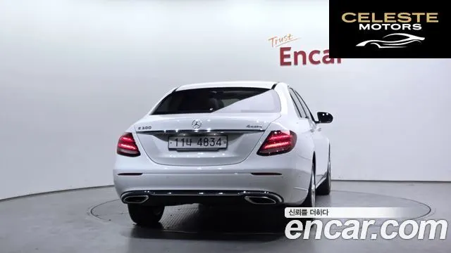 MERCEDES BENZ E-Classe W213 E300 4MATIC Exclusive 2019 — photo 4 sur 26