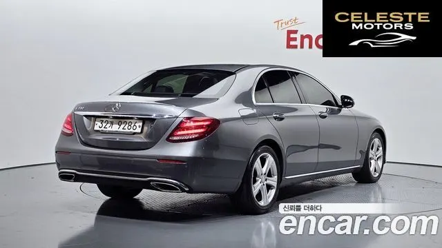 MERCEDES BENZ E-Classe W213 E200 Avantgarde 2017 — photo 2 sur 20