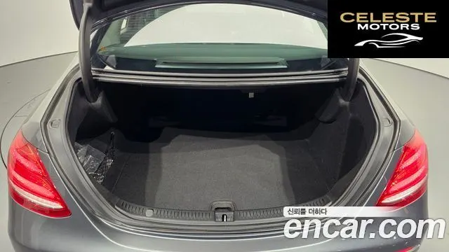 MERCEDES BENZ E-Classe W213 E200 Avantgarde 2017 — photo 20 sur 20